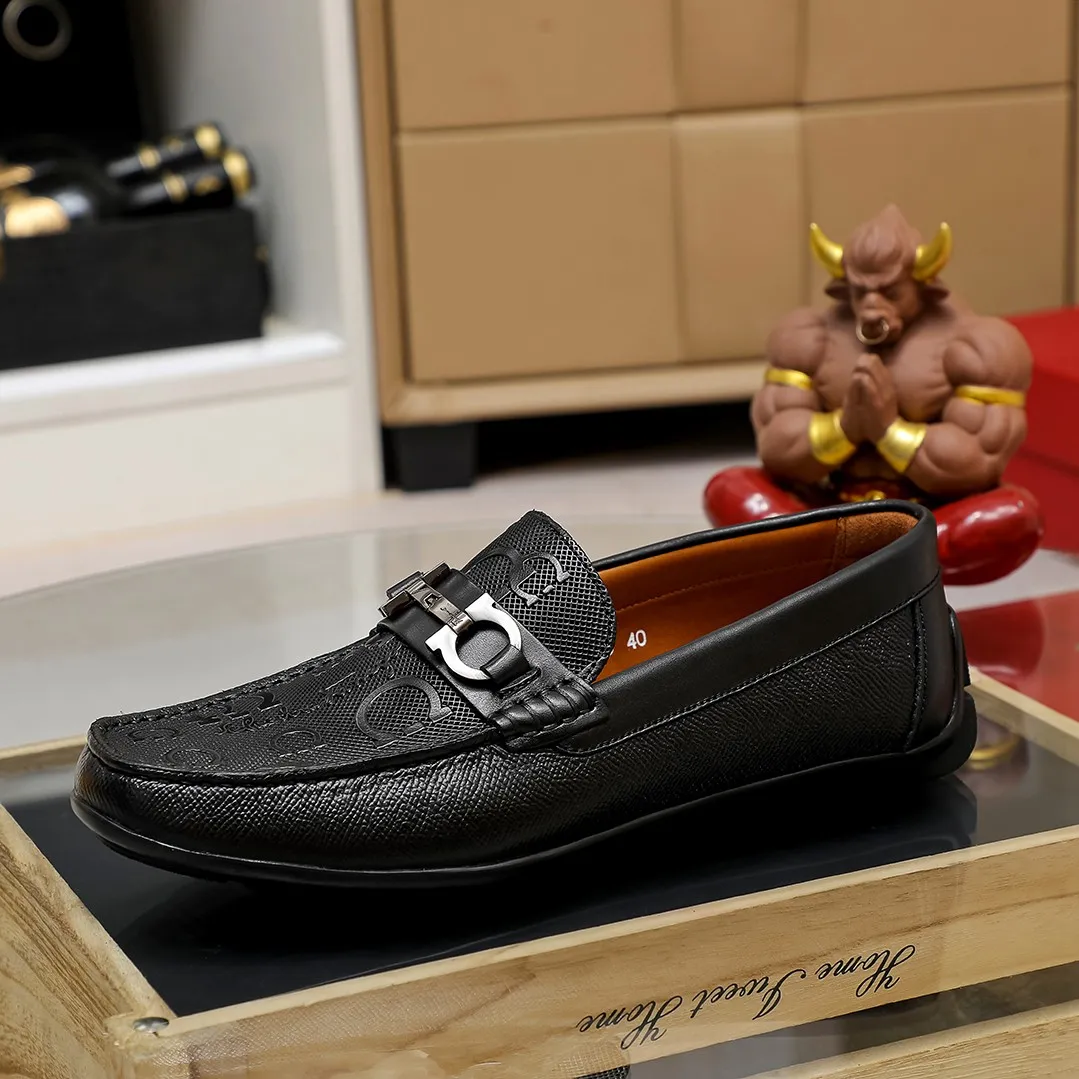 Men's shoes 💰360 🕷🕷【Ferragamo】Ferragamo Popular fashionable casual slip-on shoes🇨🇳Official website counter 1:1 production, original mold opening💯Good quality visible, imported high-end first-layer calfskin, luxurious pigskin lining🌿Very clear texture, high-quality waterproof, non-slip and wear-resistant outsole🎋High quality and low price, truly handmade🍓2 colors, code number 38-45